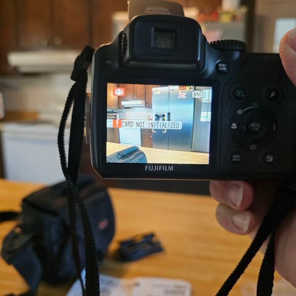 FUJIFILM FinePix S8000fd 18x 8MP Optical Zoom Digital CAMERA SD Card Works As Is - Picture 12 of 14